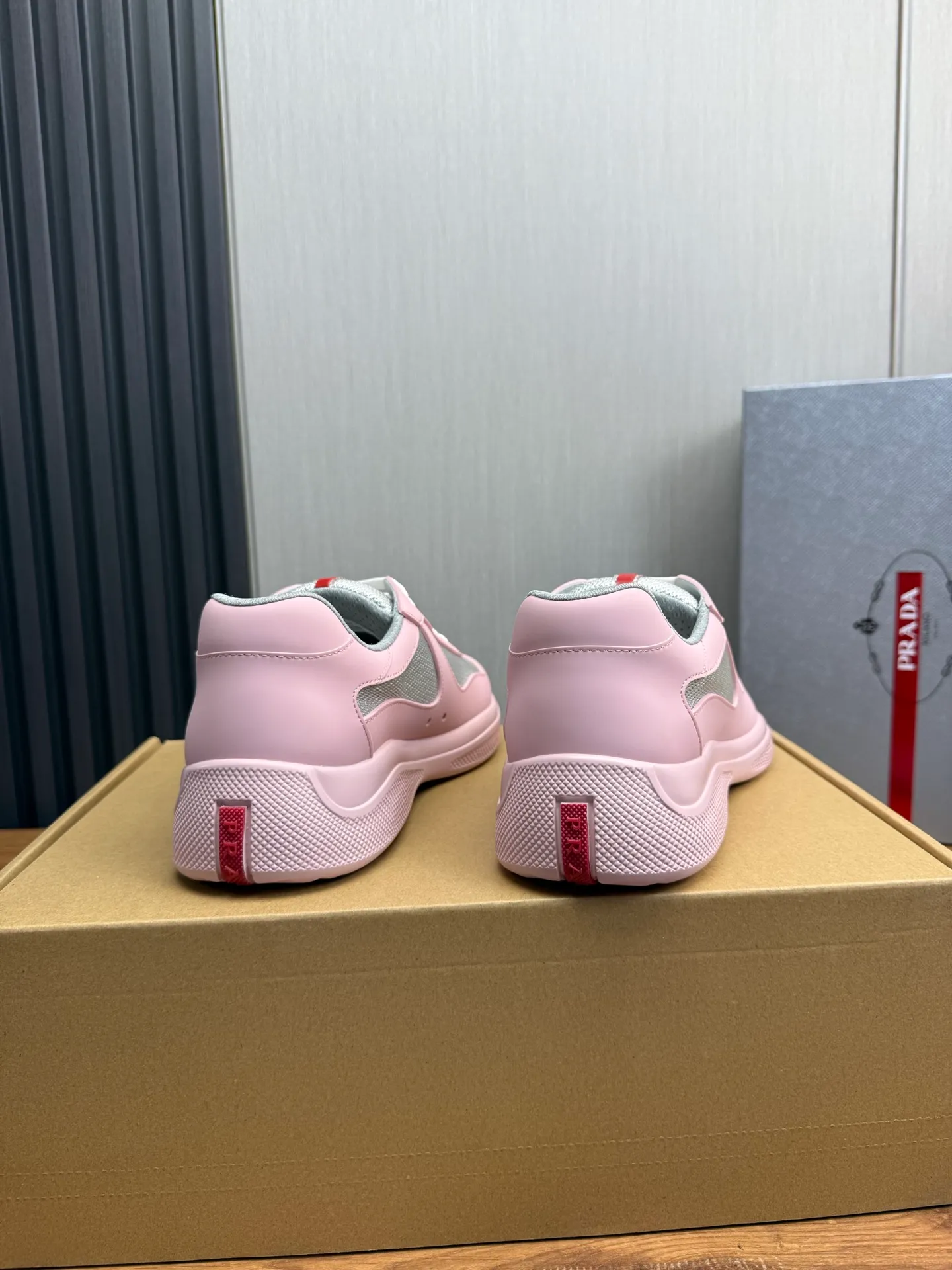Men's shoes 640💰 [PRADA] Hot selling items🔥Must be recommended every day~~ Official website synchronized, 1:1 high quality shipments✔️ Imported cowhide fabric, rubber material + cowhide lining, original bottom, high-end airplane box packaging🎁 38-45 (38.45 custom-made, non-returnable)